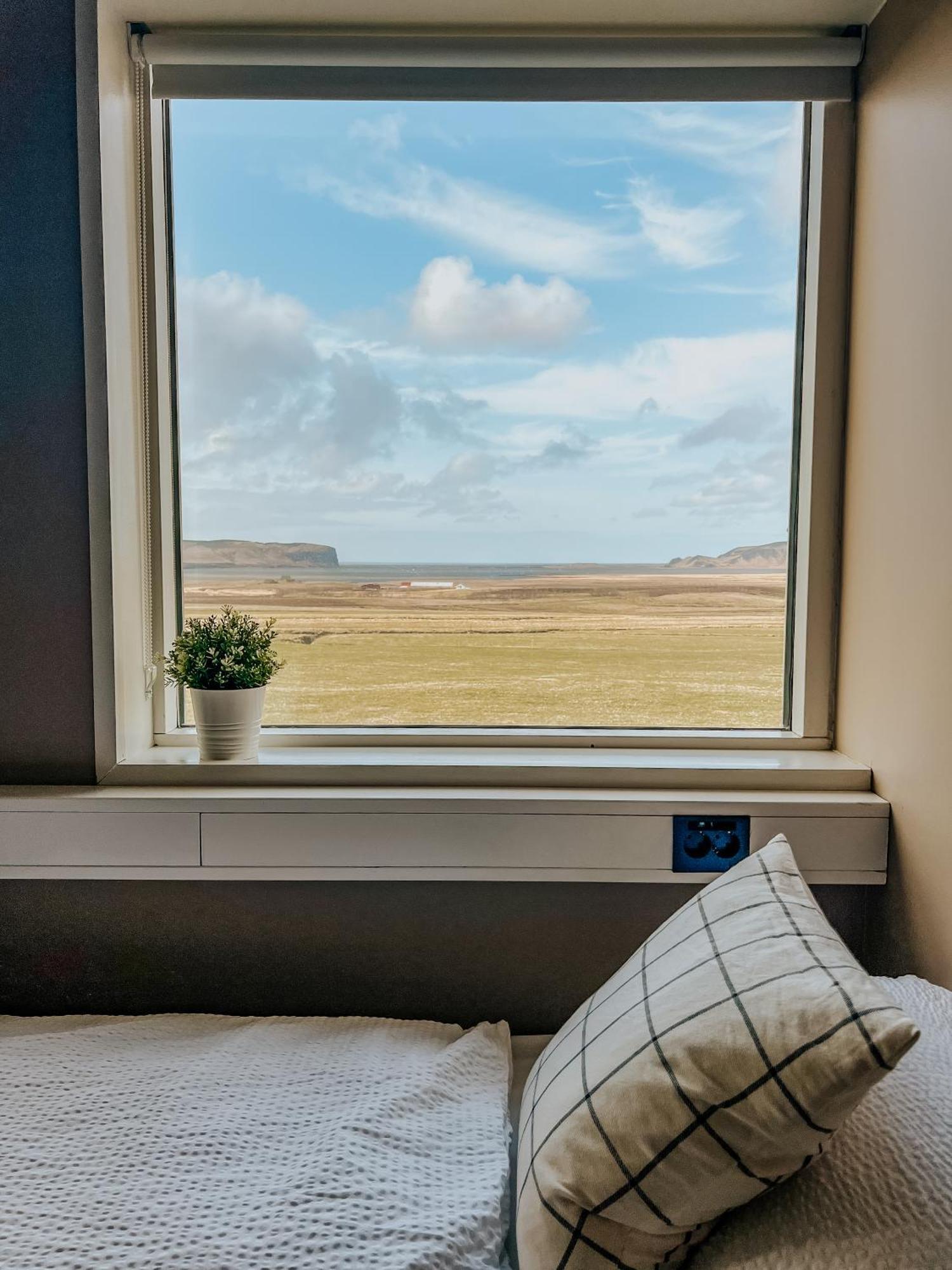 Guesthouse Reynir Vík Buitenkant foto