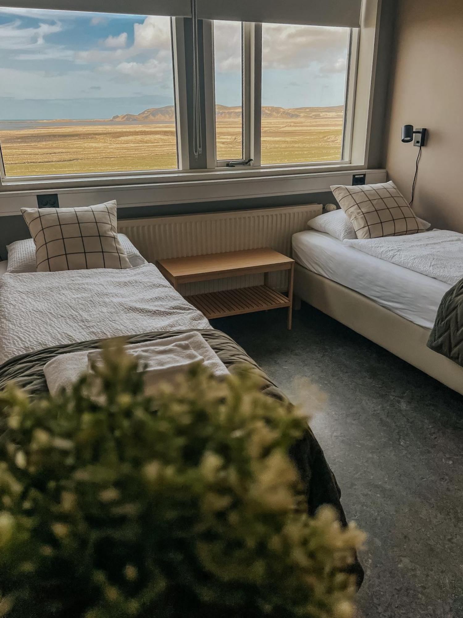 Guesthouse Reynir Vík Buitenkant foto