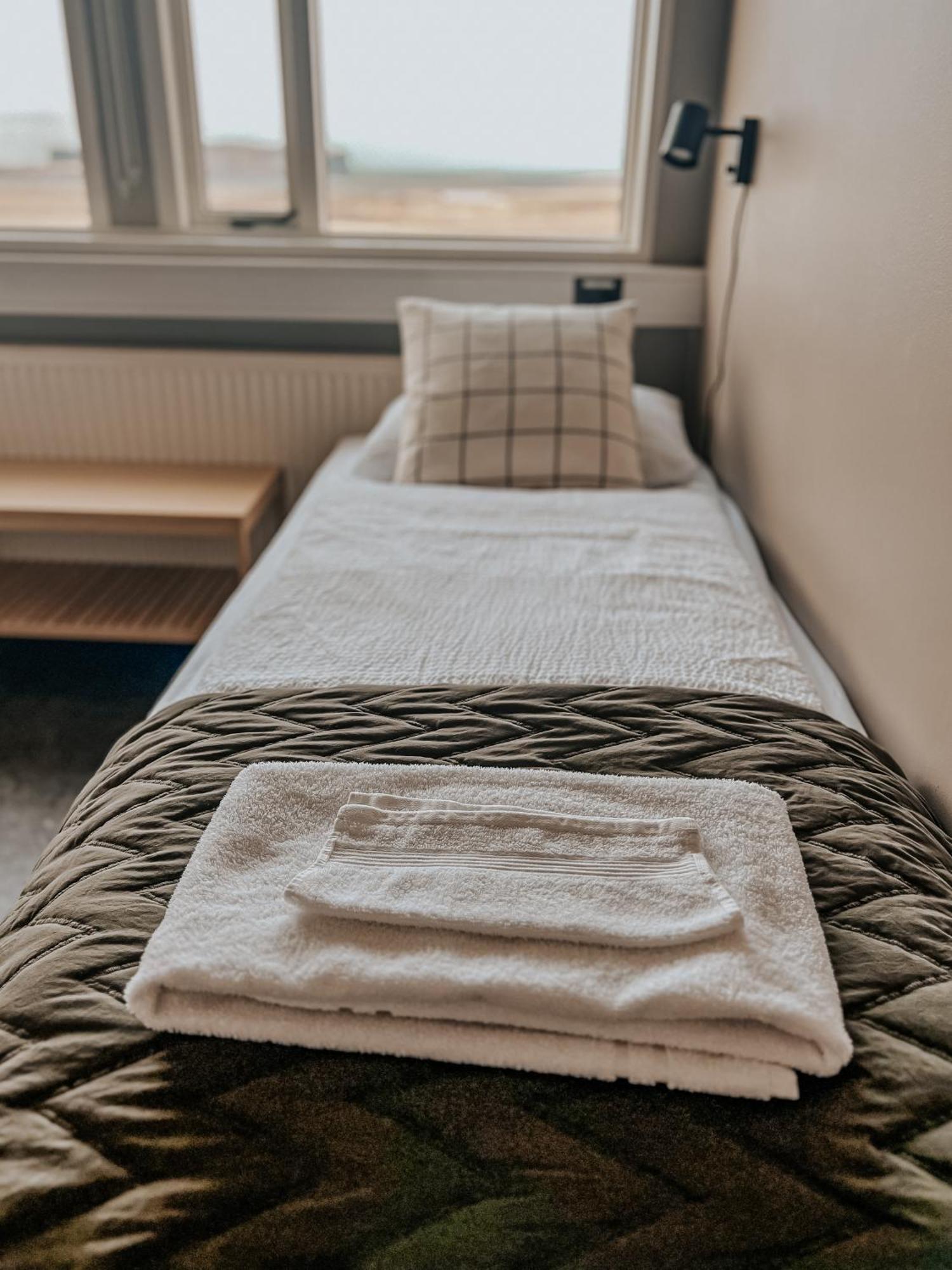 Guesthouse Reynir Vík Buitenkant foto